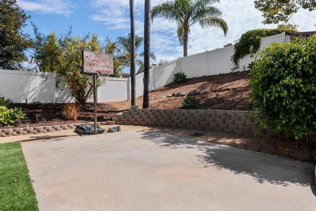 https://cdn.realtyfeed.com/cdn/127/306784634/761f1064d648efcd844f708445bc3685.webp