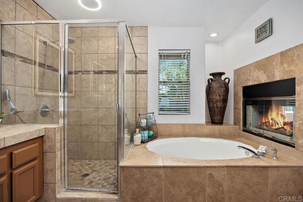 https://cdn.realtyfeed.com/cdn/127/306784634/d4ccd23586cdfb3099d6c46656f9fe27.webp