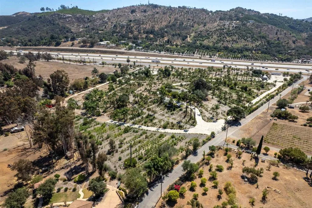 26437 N Centre City, Escondido, CA 92026 - Photo 4 of 16, Escondido, CA