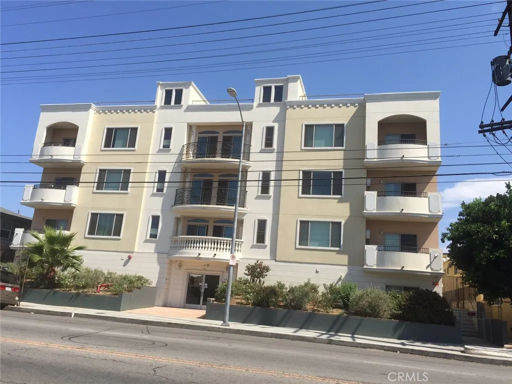 Los Angeles, CA 91406