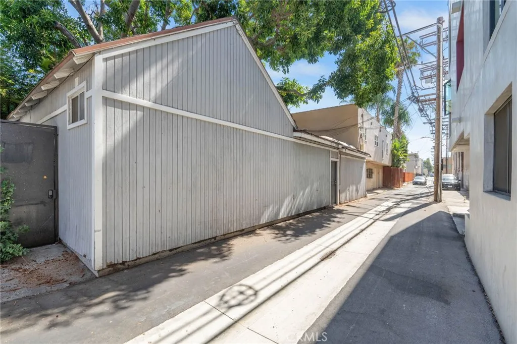 West Hollywood, CA 90046