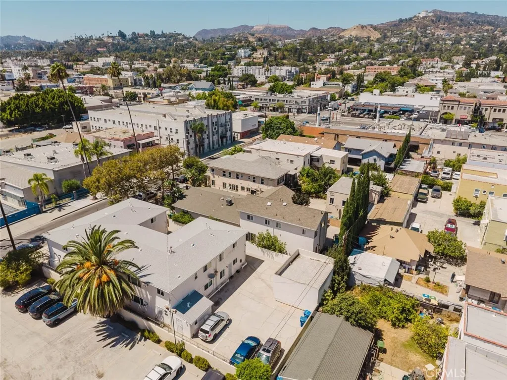 Los Angeles, CA 90027