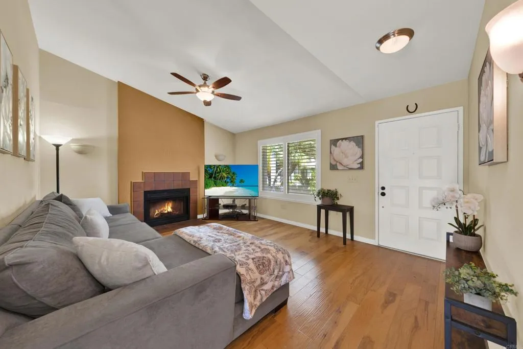 https://cdn.realtyfeed.com/cdn/127/306784880/40ee3ffd8fd8d3ca9161f4443851d604.webp