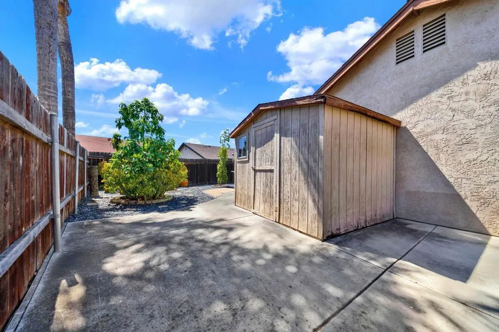 https://cdn.realtyfeed.com/cdn/127/306784880/801b603edc2e6c89bc588864b922fbb5.webp