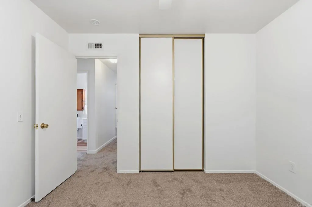 https://cdn.realtyfeed.com/cdn/127/306784900/049ebaeda3e0e2c3e060d839ed9a362a.webp