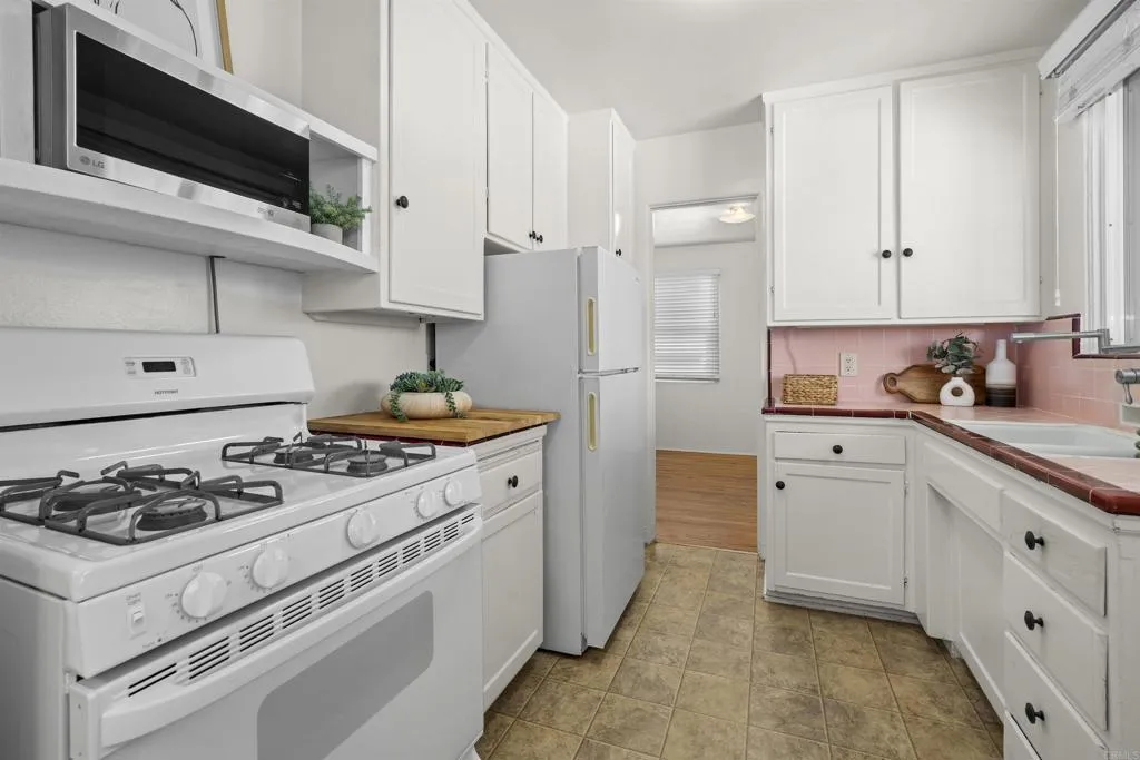 https://cdn.realtyfeed.com/cdn/127/306784960/0a4ac7c502d5b67e8a94ca2c747adc70.webp