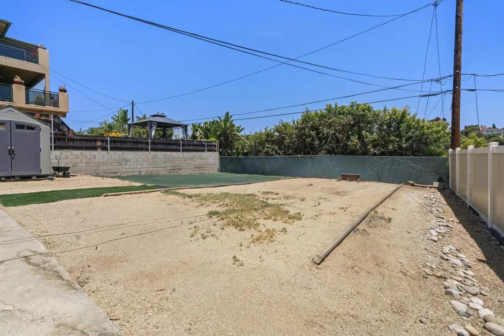https://cdn.realtyfeed.com/cdn/127/306784960/8242874389174213268b51da78af26a0.webp