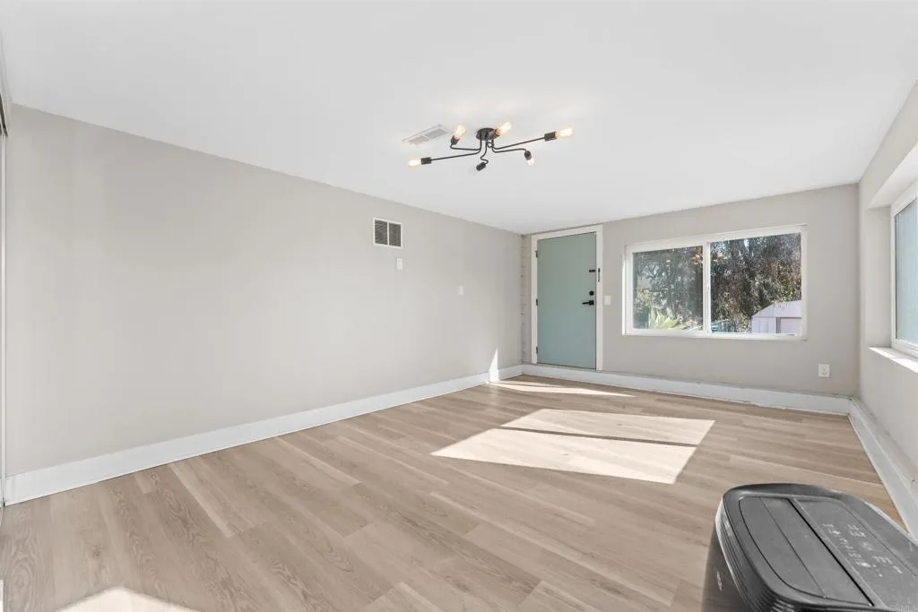 https://cdn.realtyfeed.com/cdn/127/306784963/47867a92a067aac0d9870f0e291bc70c.webp