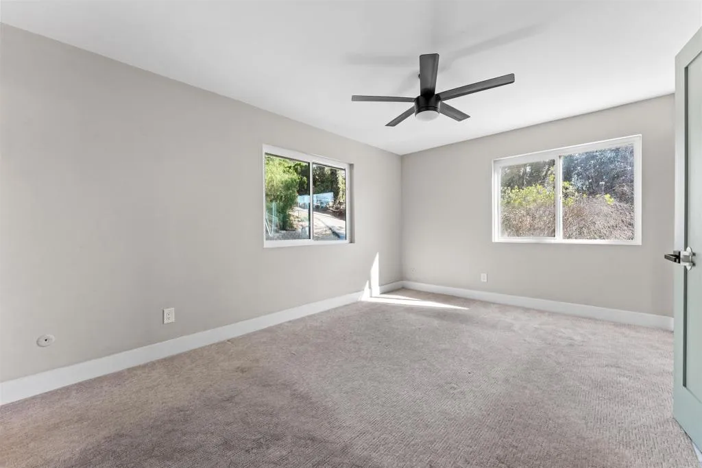 https://cdn.realtyfeed.com/cdn/127/306784963/686a8e1cc1ed9ce20a7c697c0ded6ae3.webp