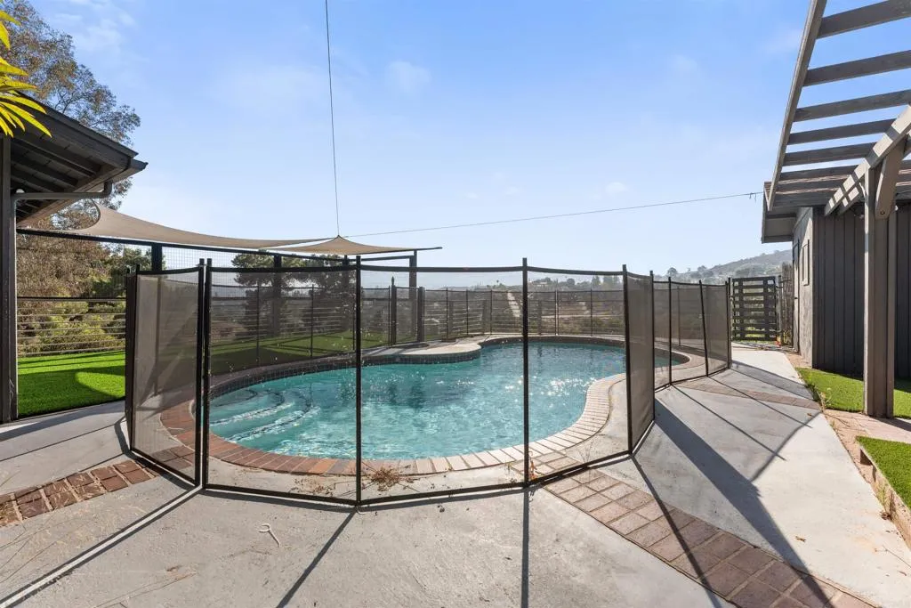 https://cdn.realtyfeed.com/cdn/127/306784963/74366c7968bd0c76041b3139ffe7d593.webp
