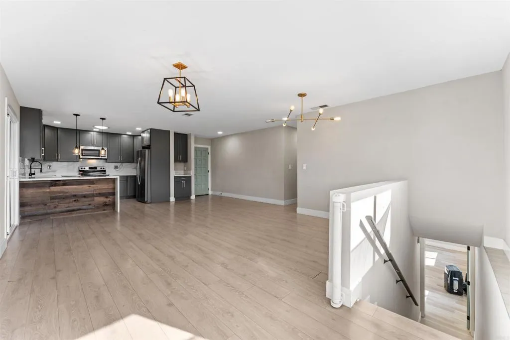 https://cdn.realtyfeed.com/cdn/127/306784963/ecd87b25d0c81e1401688069d661d127.webp