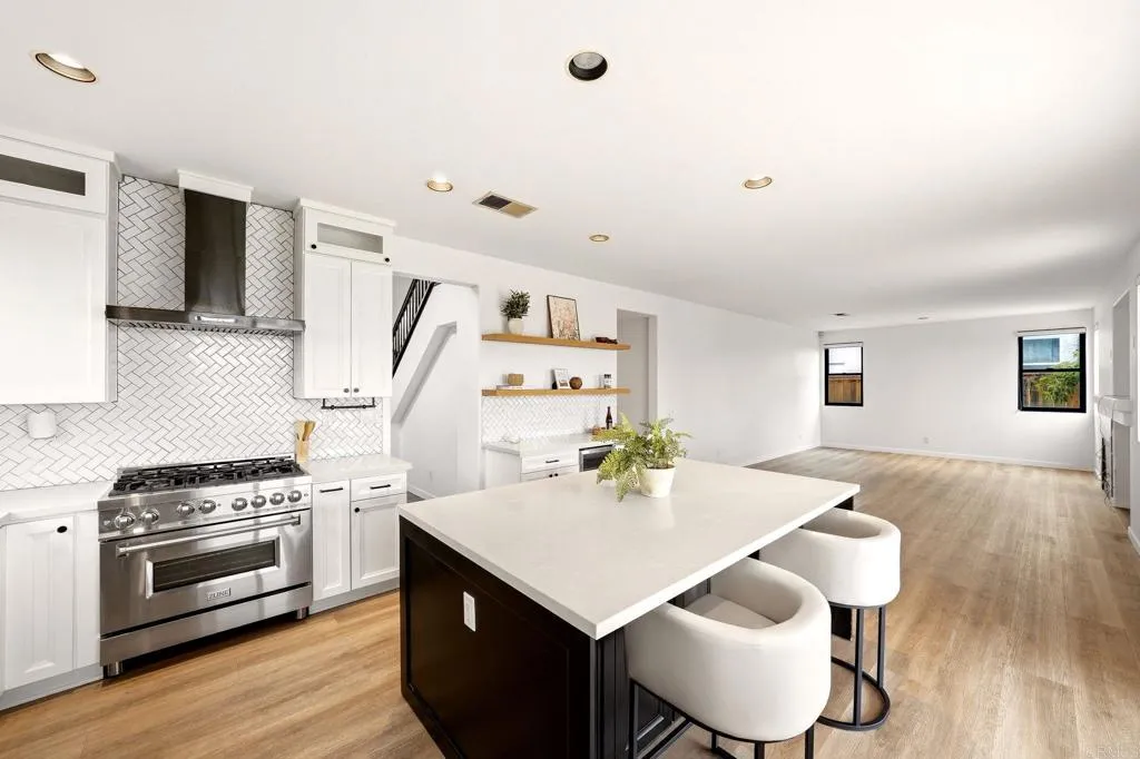 https://cdn.realtyfeed.com/cdn/127/306784983/2b3ed5c2392adda3d9410a553afface3.webp