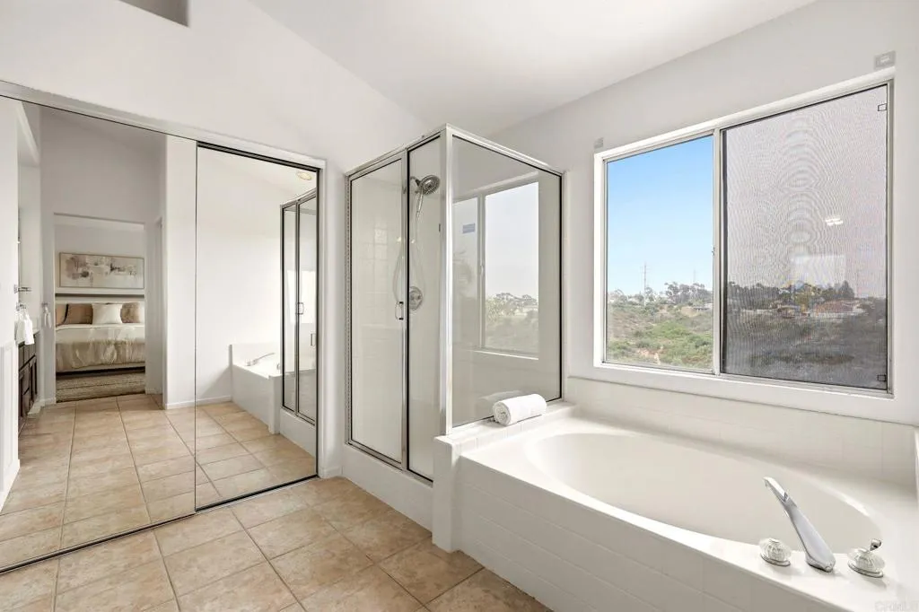https://cdn.realtyfeed.com/cdn/127/306784983/8002cc5903baef6be7f87fd2712a2973.webp