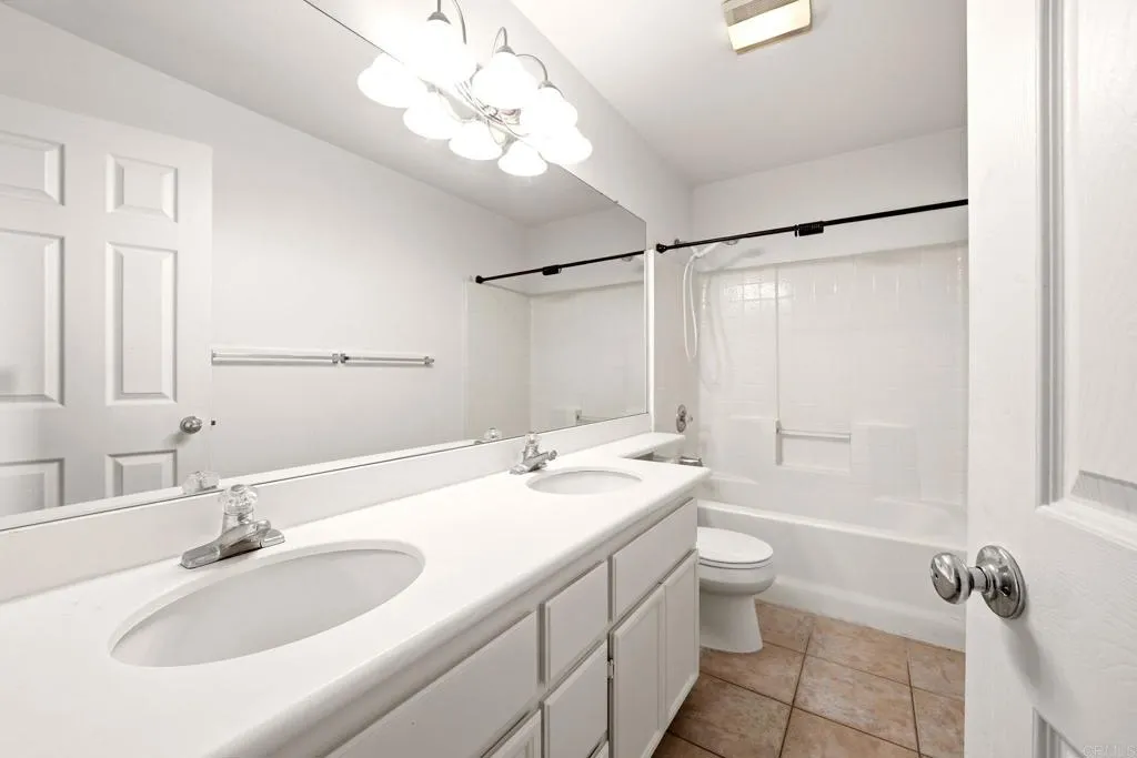 https://cdn.realtyfeed.com/cdn/127/306784983/d8848e98b830190ce14b8d59a1ef28ef.webp