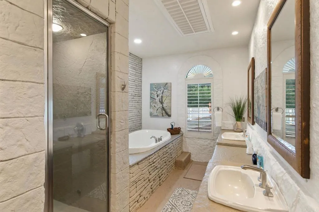 https://cdn.realtyfeed.com/cdn/127/306785030/0692acd6fea99752f8a953cc153e8234.webp