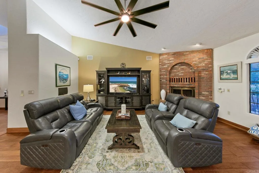 https://cdn.realtyfeed.com/cdn/127/306785030/3bb3aec15bd856e83ae48fdabd75f7f7.webp