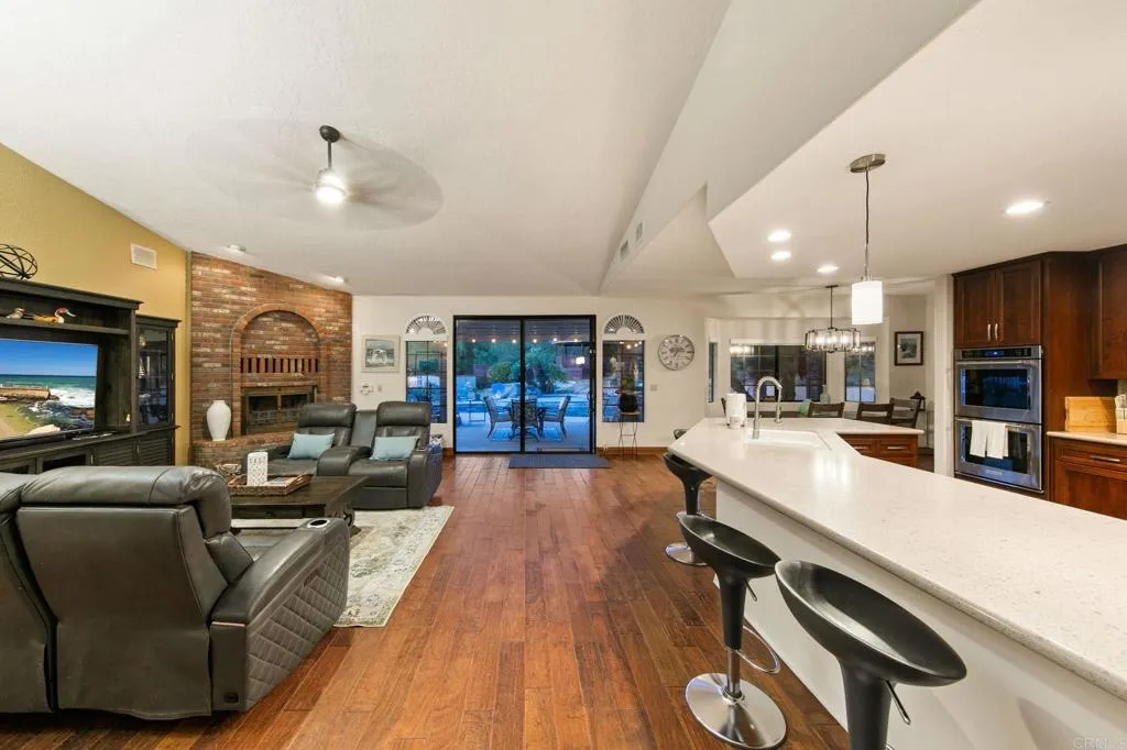 https://cdn.realtyfeed.com/cdn/127/306785030/4bedde287f9b99730ae078a4aaa0166c.webp