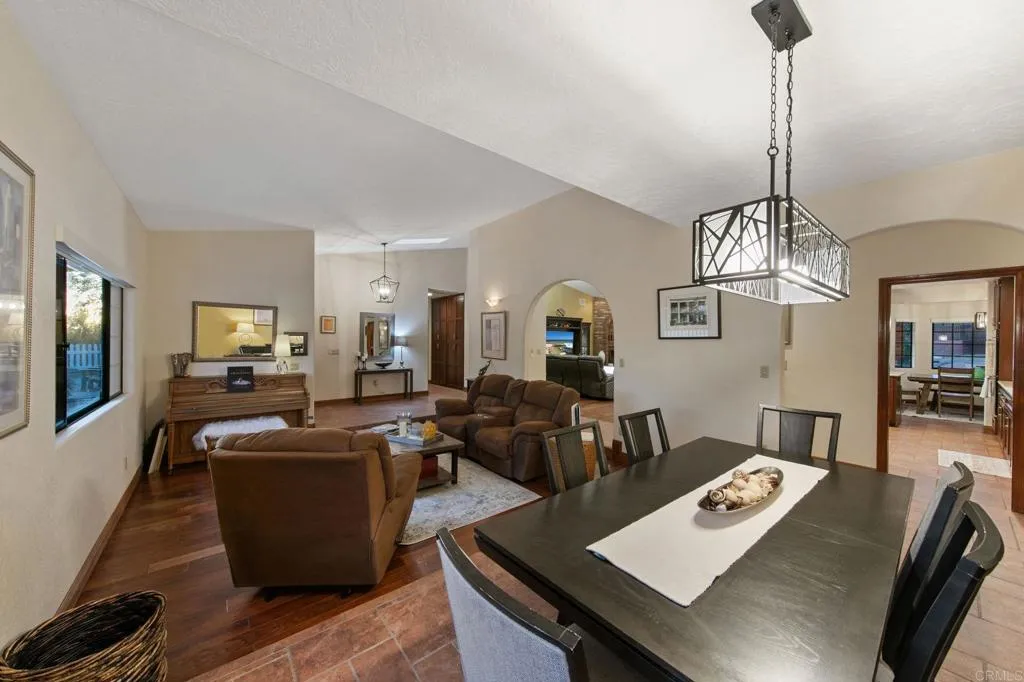 https://cdn.realtyfeed.com/cdn/127/306785030/62060a3140cdb7ad8955c81994ce5381.webp