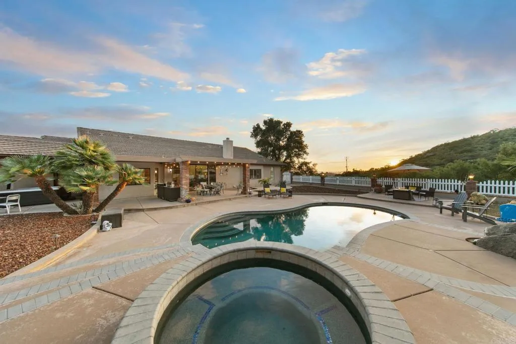 https://cdn.realtyfeed.com/cdn/127/306785030/69e522de83c51bc09b8fef81a3d34aca.webp