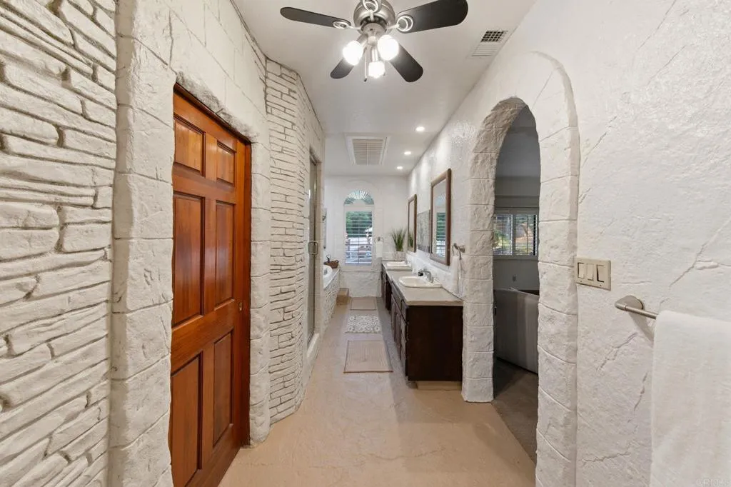 https://cdn.realtyfeed.com/cdn/127/306785030/6ba84074247496fd7308badd0d1bc95c.webp
