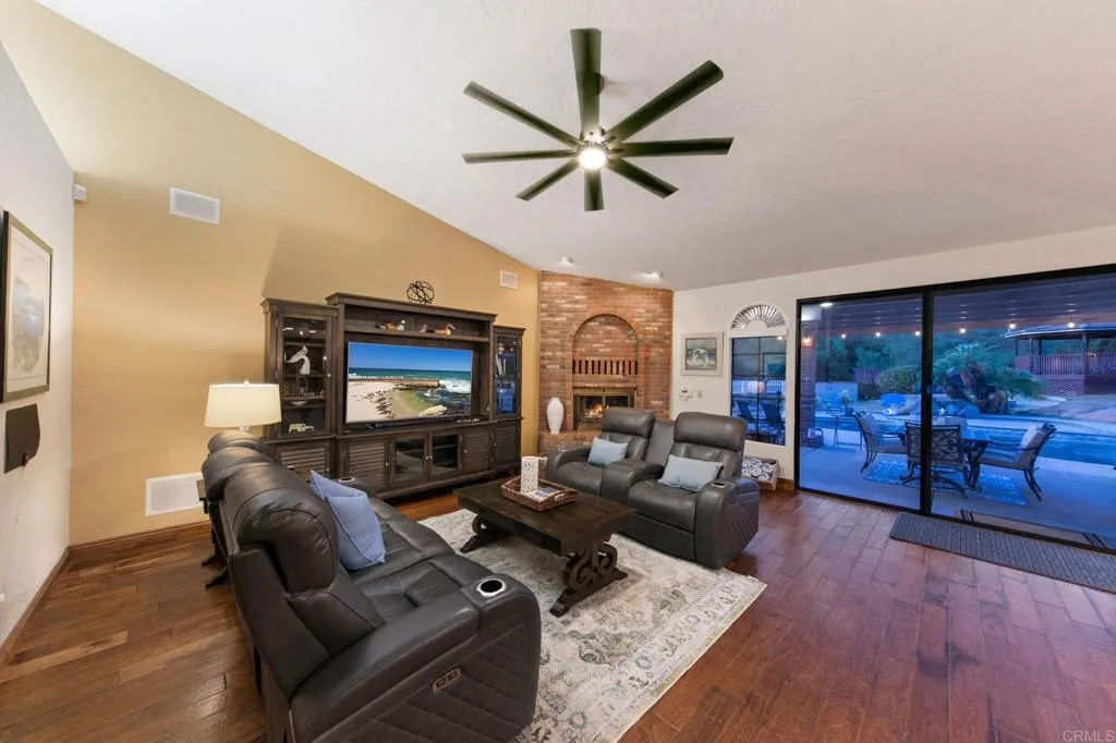 https://cdn.realtyfeed.com/cdn/127/306785030/774649a60659544cf6431eff5eb327ad.webp
