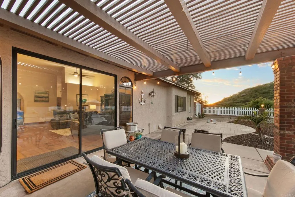 https://cdn.realtyfeed.com/cdn/127/306785030/aa2fde11db4ef38b8b556a8f37ee9099.webp