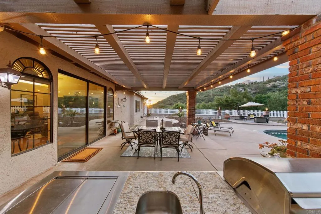 https://cdn.realtyfeed.com/cdn/127/306785030/f930b563679d3bb805ed92e35e809b26.webp