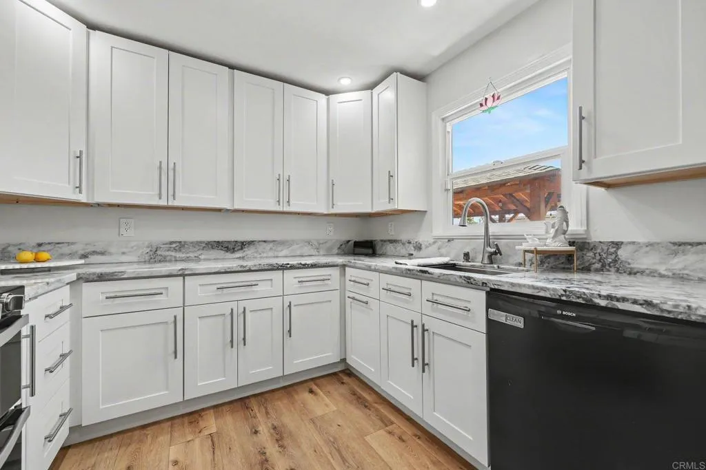 https://cdn.realtyfeed.com/cdn/127/306785045/20bb0ef732855eb5413caa00a60c3b14.webp