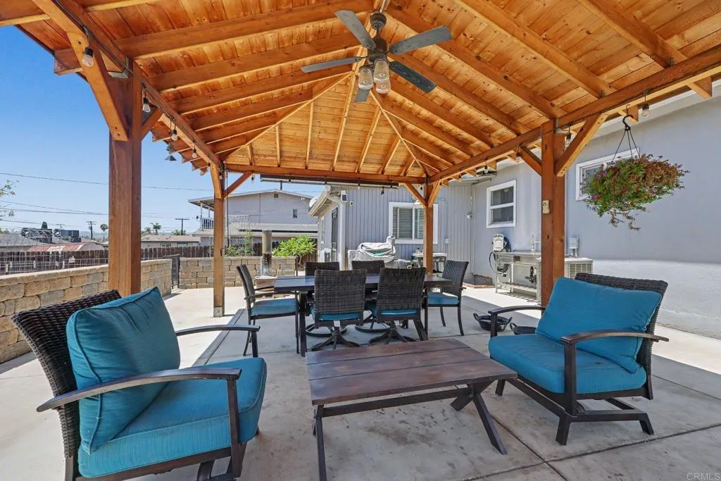 https://cdn.realtyfeed.com/cdn/127/306785045/76c897a35fa5b28aac448538973d73ff.webp