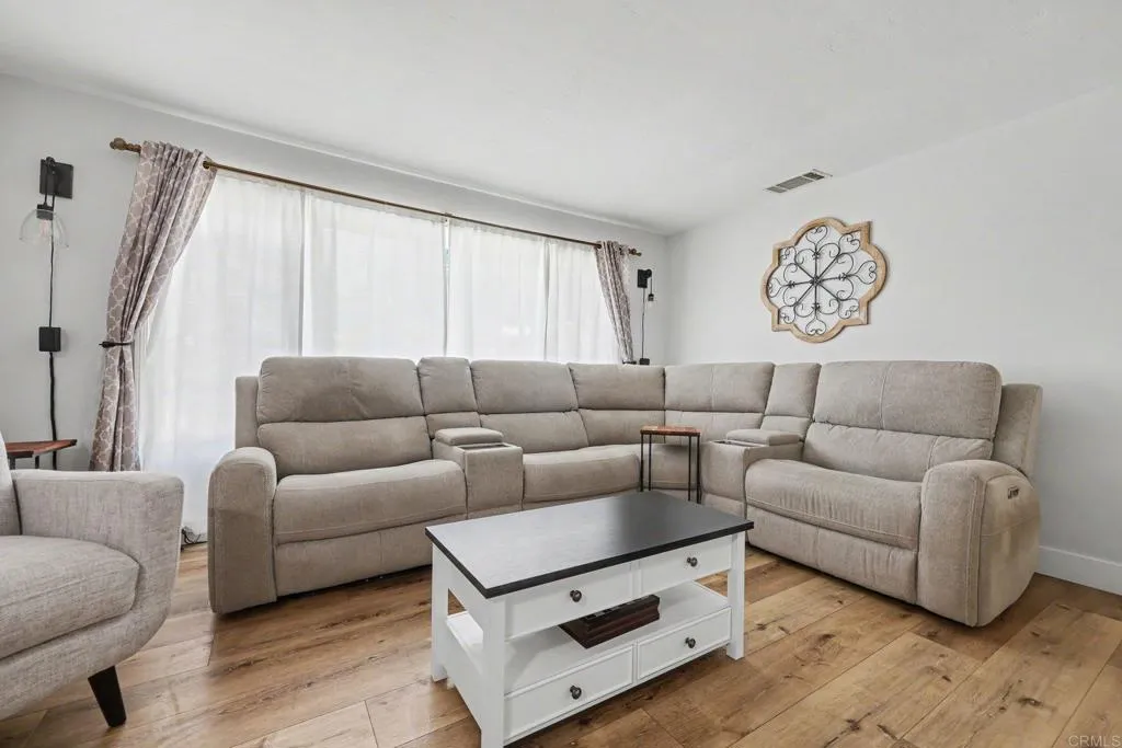 https://cdn.realtyfeed.com/cdn/127/306785045/f216d4c1b021cea9aae702e6fda80a61.webp