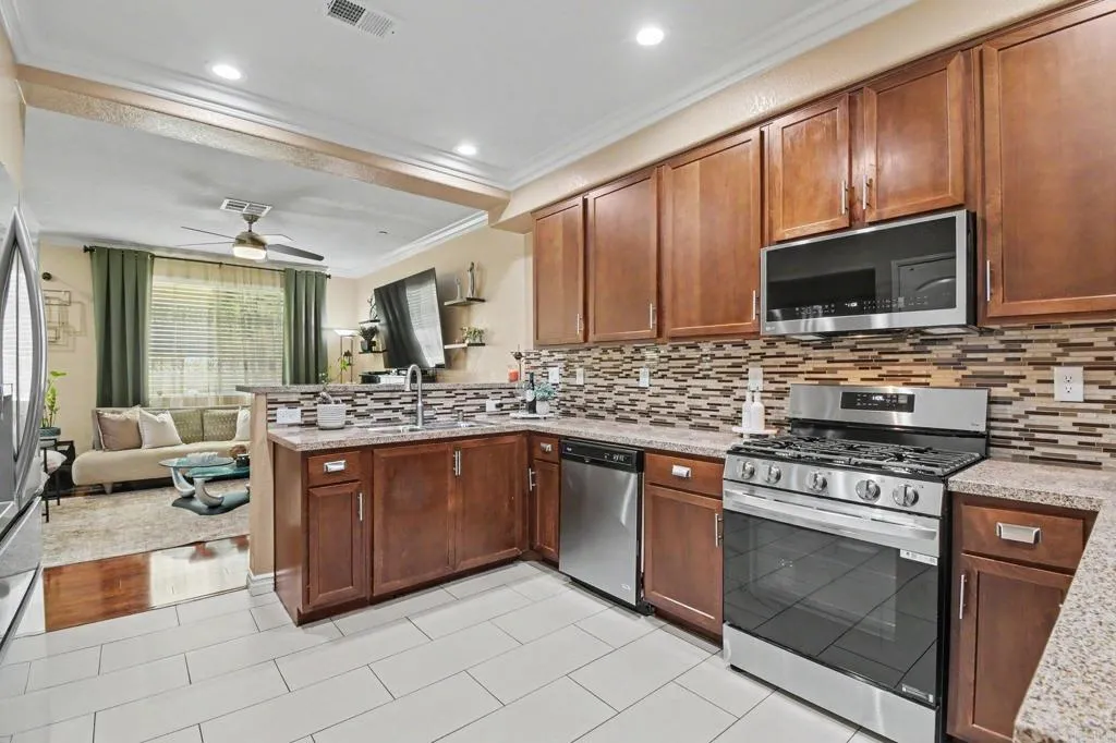 Photo #13: PTP2605914 Listing: Photo #13