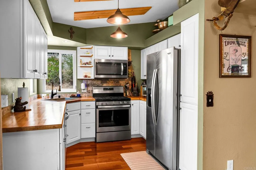 https://cdn.realtyfeed.com/cdn/127/306785191/df0db7ef6bc95cb393af637fe02f9f0e.webp