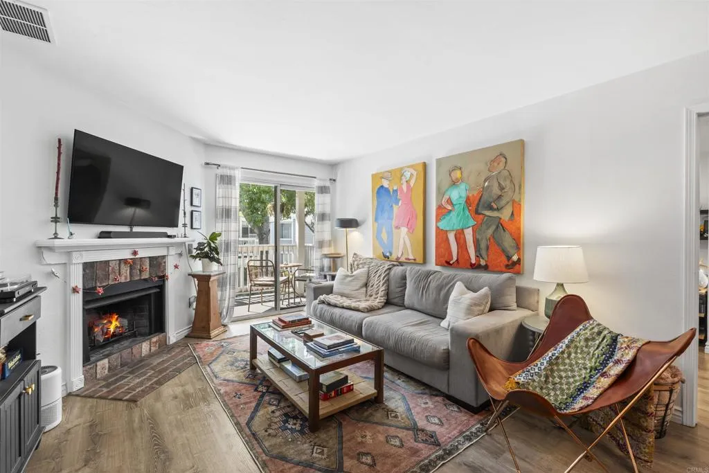 https://cdn.realtyfeed.com/cdn/127/306785192/08d4beb1b3fba4bb39c924ff4fc9d808.webp