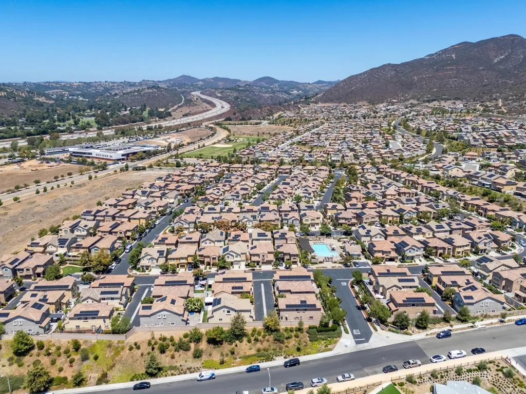 https://cdn.realtyfeed.com/cdn/127/306785198/137c69e51f3b84799b98741d50f2fdec.webp