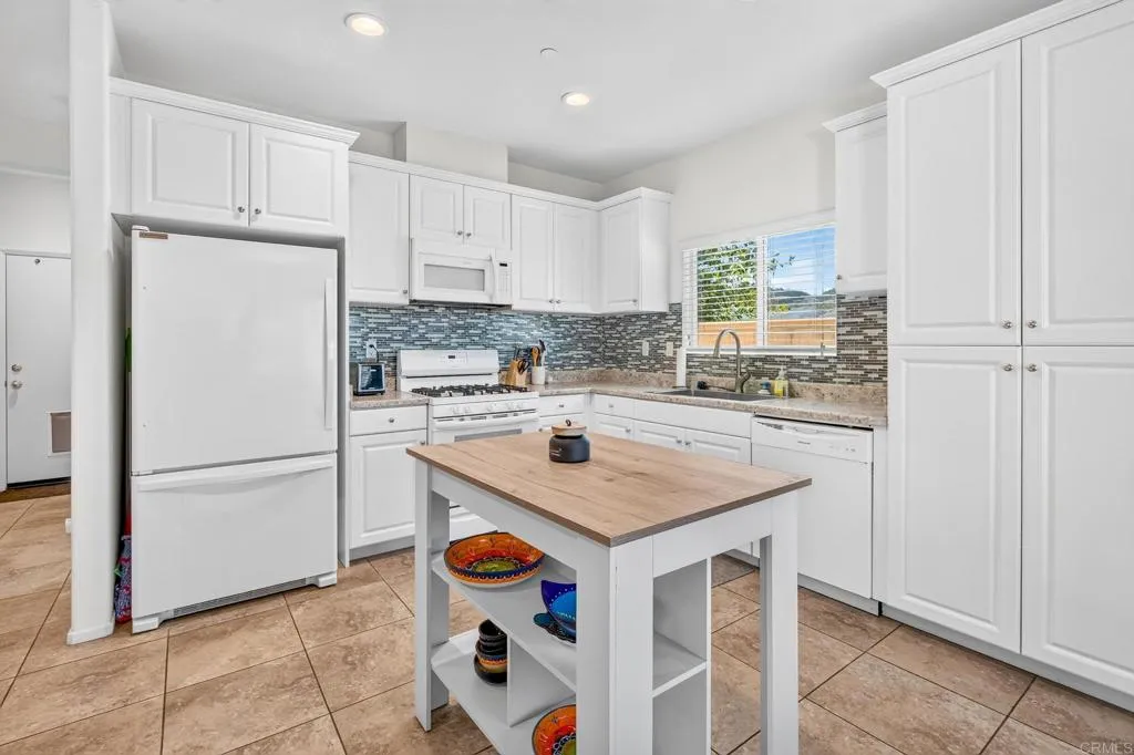 https://cdn.realtyfeed.com/cdn/127/306785198/7b516dfbcc3730416fff8cfc4e893121.webp
