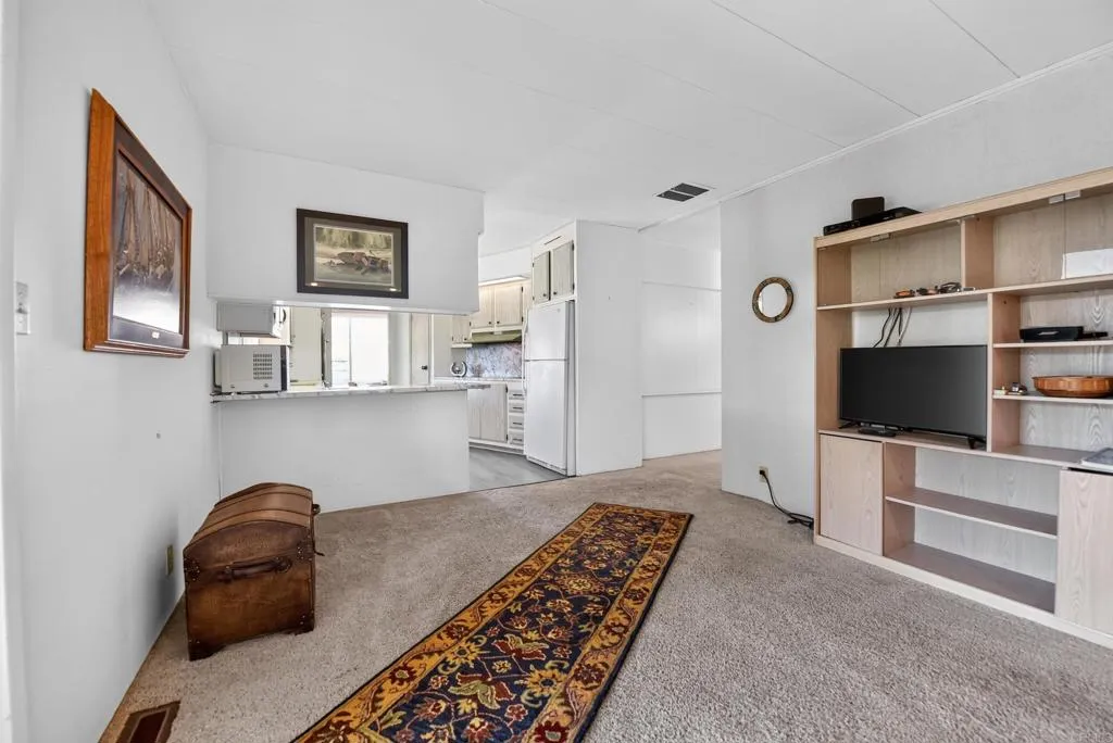 https://cdn.realtyfeed.com/cdn/127/306785227/3dd89bd39dfa9fcaa14b483b94580797.webp