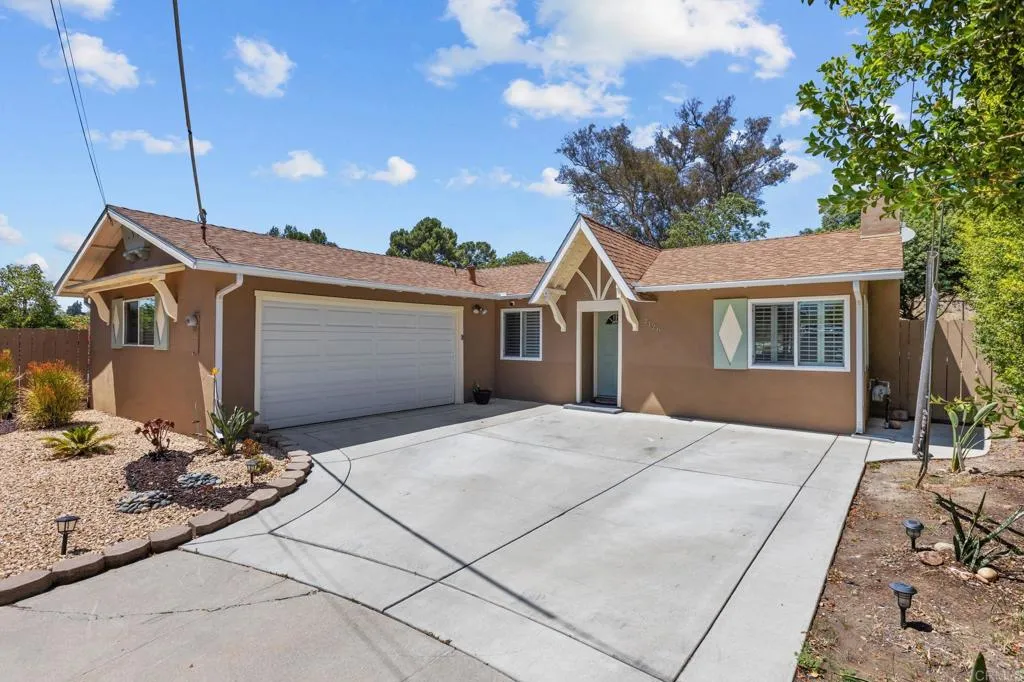 https://cdn.realtyfeed.com/cdn/127/306785241/5fb250c6b2b7e2a9b92dc46c0c3a8981.webp