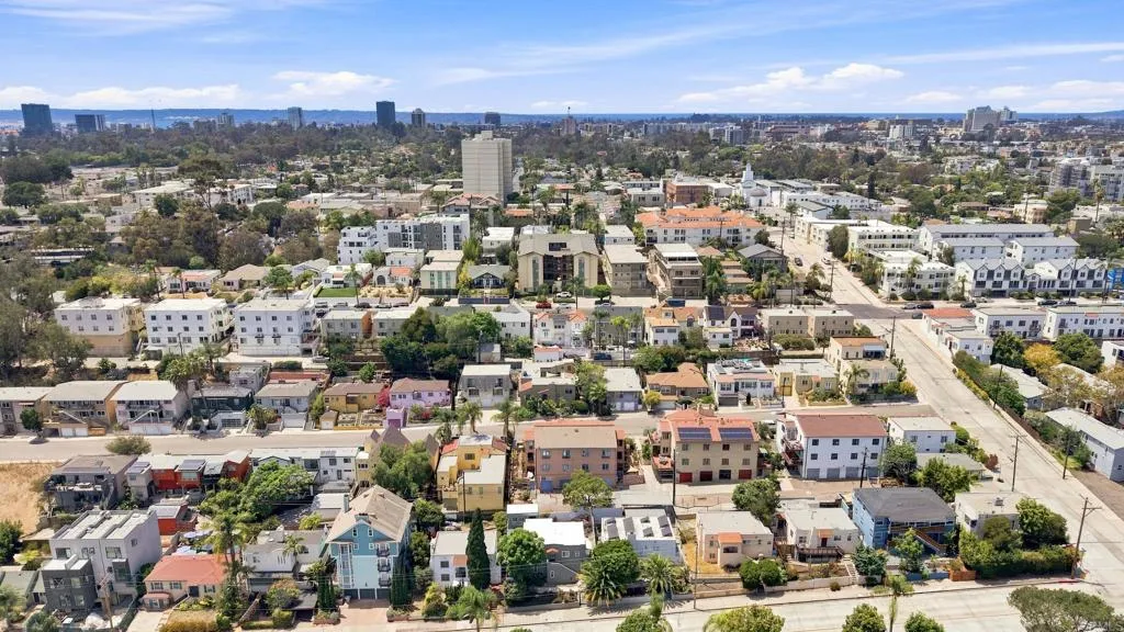 https://cdn.realtyfeed.com/cdn/127/306785264/271f69fb7c3681ac9889e61ce1fe5b32.webp