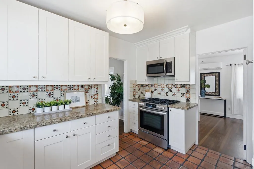 https://cdn.realtyfeed.com/cdn/127/306785264/2bd907a4906b33440c0196b598cb5b1e.webp
