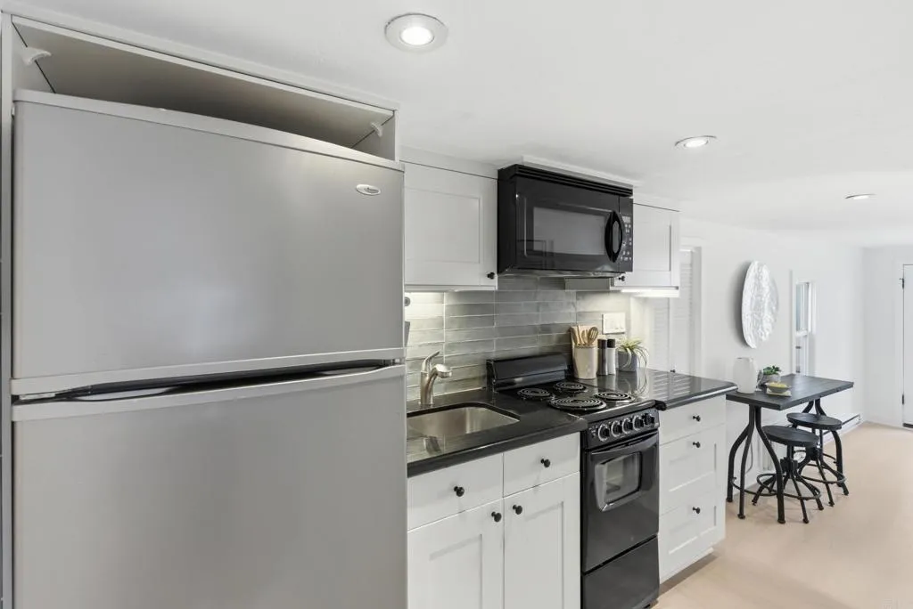 https://cdn.realtyfeed.com/cdn/127/306785264/65683d3d78656288335585a5f7ea0fd1.webp