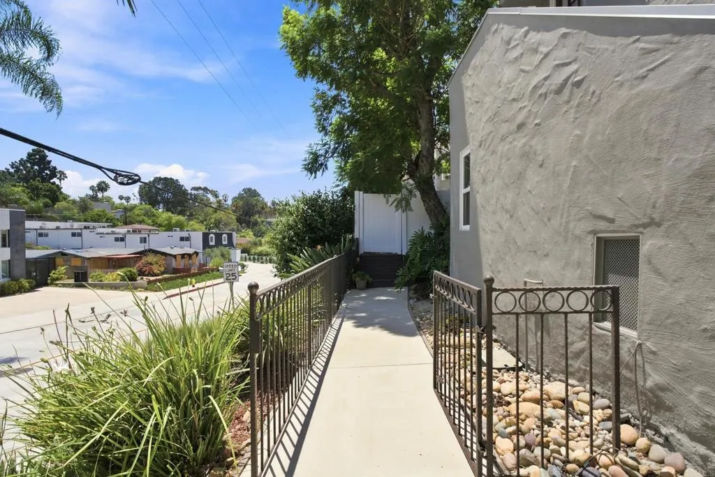 https://cdn.realtyfeed.com/cdn/127/306785264/8236b4db73dbc80c1880121c48a0cbbe.webp