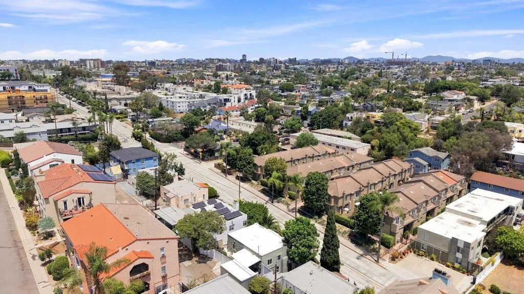https://cdn.realtyfeed.com/cdn/127/306785264/8bf1cdba2020c9fa209e5f9a39fe9485.webp