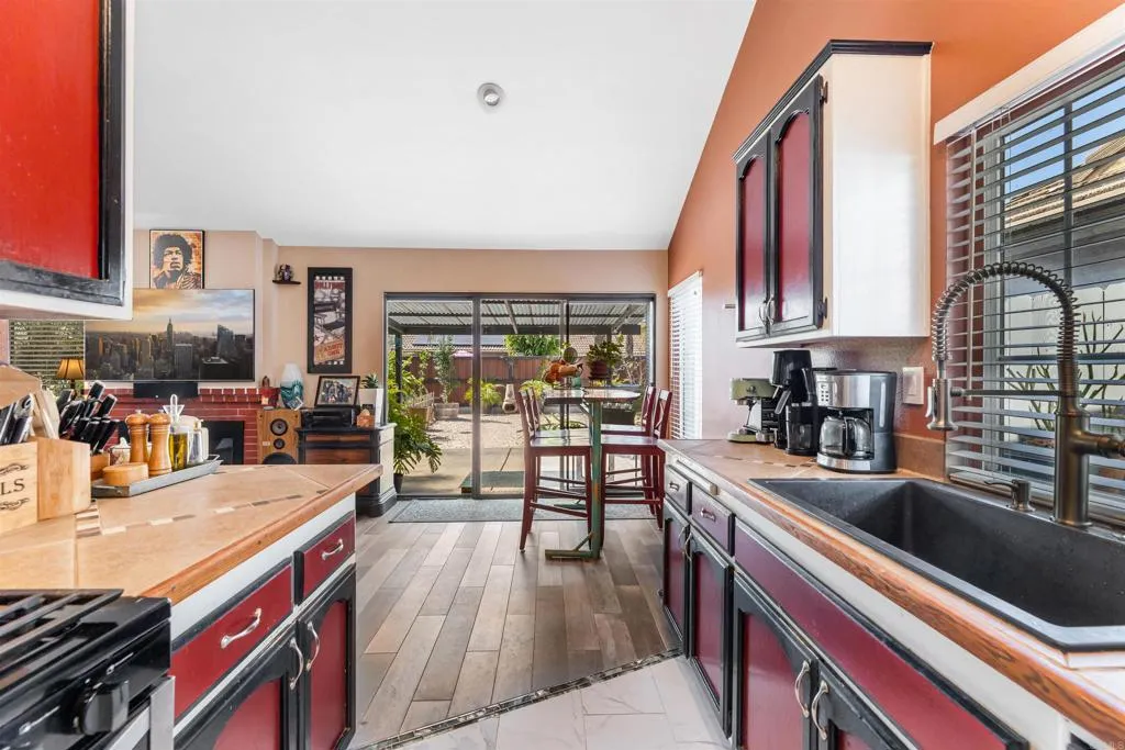 https://cdn.realtyfeed.com/cdn/127/306785272/1ecc220a7eab43f85d79003722e63bd3.webp