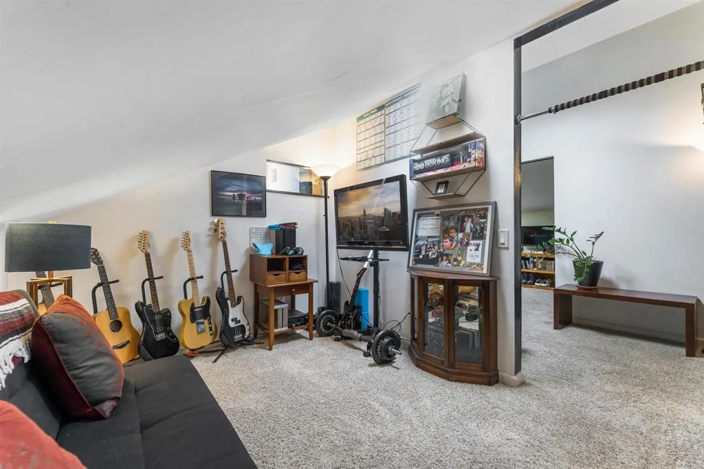 https://cdn.realtyfeed.com/cdn/127/306785272/7a219239d66ce9512d90fc9c298c6d5e.webp