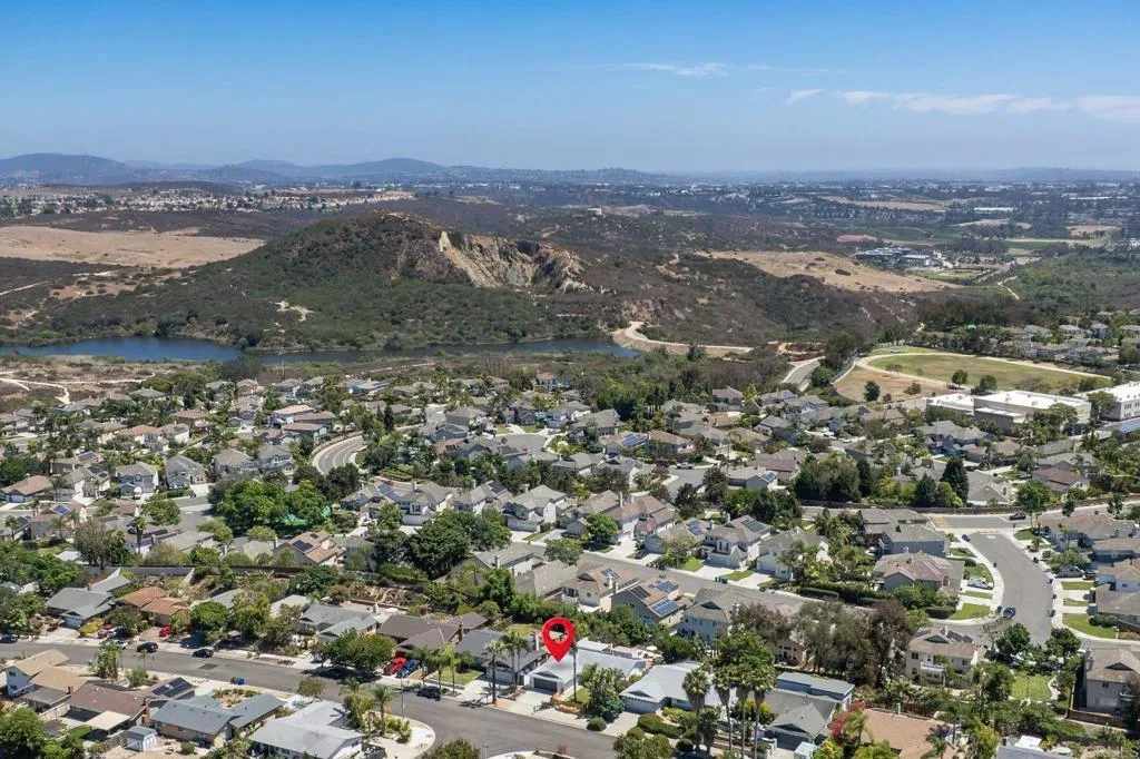 https://cdn.realtyfeed.com/cdn/127/306785274/86bd44f50a5ee50d266bed18d25cf53d.webp