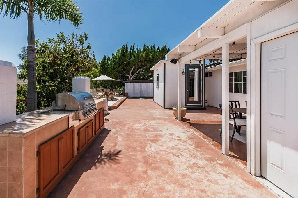 https://cdn.realtyfeed.com/cdn/127/306785274/c8d7fd92a4ee2c6f406c381db798d6ee.webp