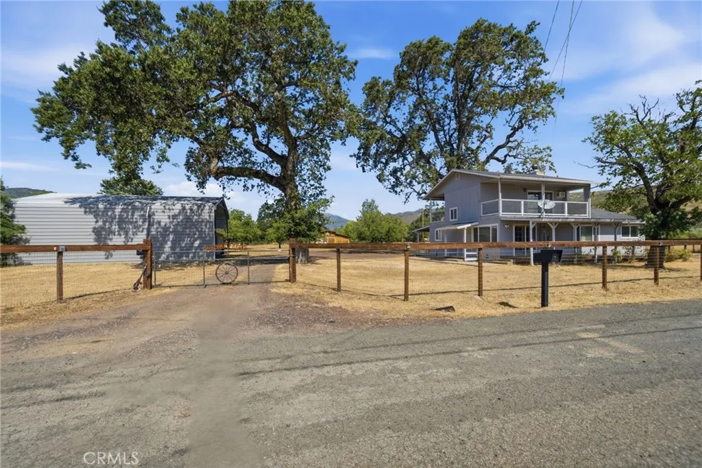 20511 Santa Barbara Avenue