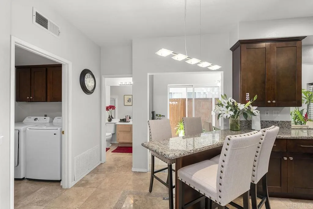 https://cdn.realtyfeed.com/cdn/127/306785333/04cef5b55898b96ac926dcae855be7f1.webp