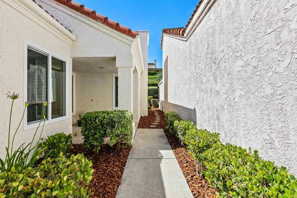 https://cdn.realtyfeed.com/cdn/127/306785335/5bcacf5a60a2971f29d3a12c59dfed77.webp