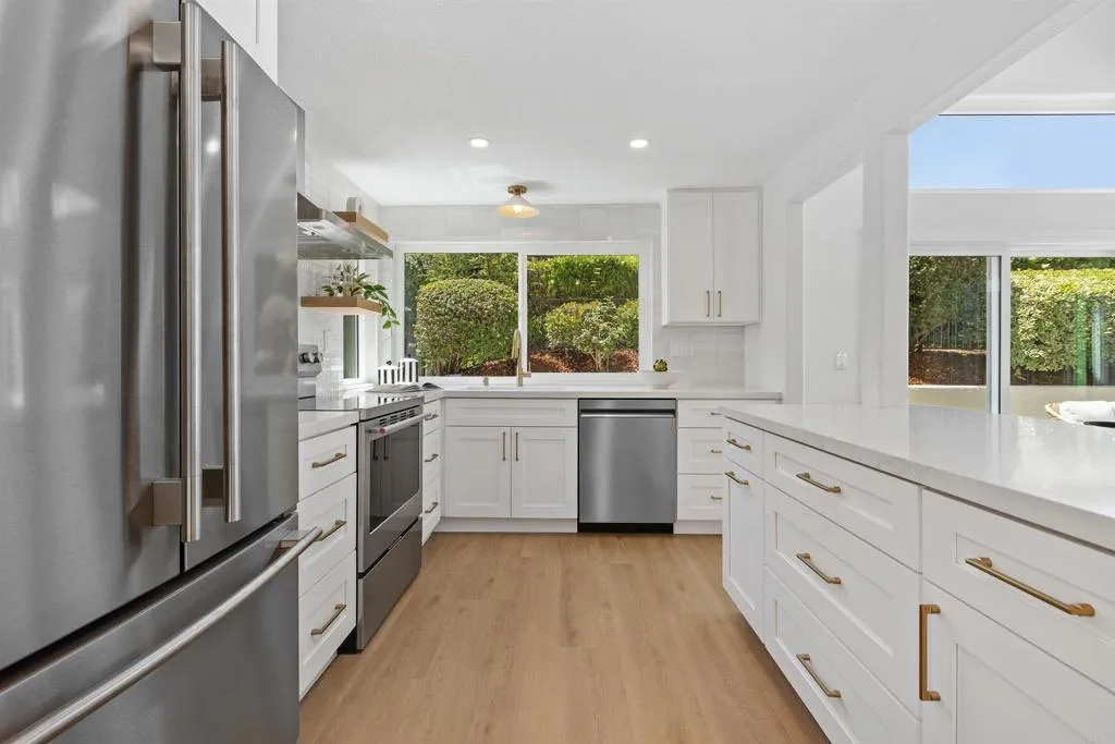 https://cdn.realtyfeed.com/cdn/127/306785335/f3430bd9117144bc676e8b3b98c5bed1.webp